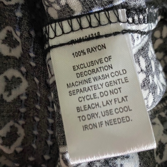 Flowy Patterned Shorts - Picture 5 of 5